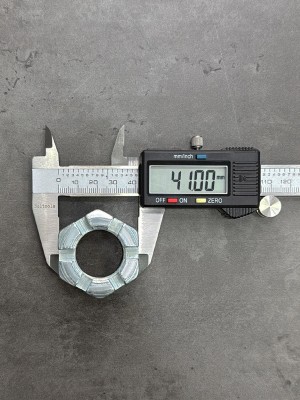 Гайка корончатая, прорезная низкая М27х1,5 DIN 937, класс прочности 10