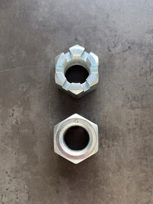 Гайка корончатая М30х1,5 (h=27, S-46) класс прочности 6 оцинкованная