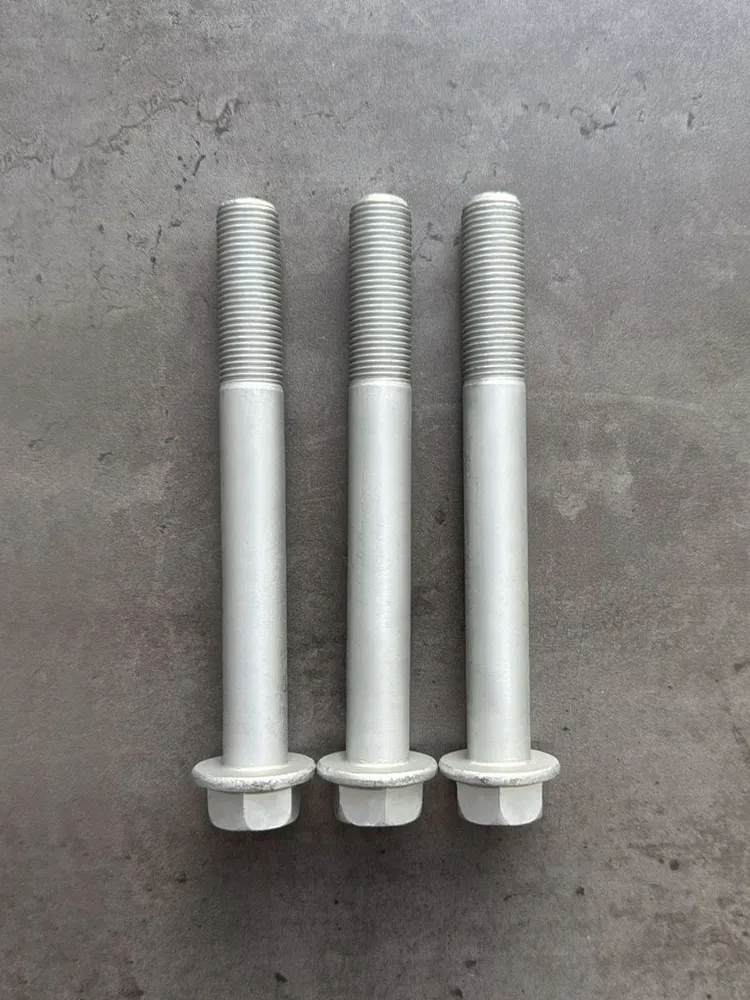 Болт фланцевый М16х140х1,5 10.9 оц. DIN 6921 без насечек