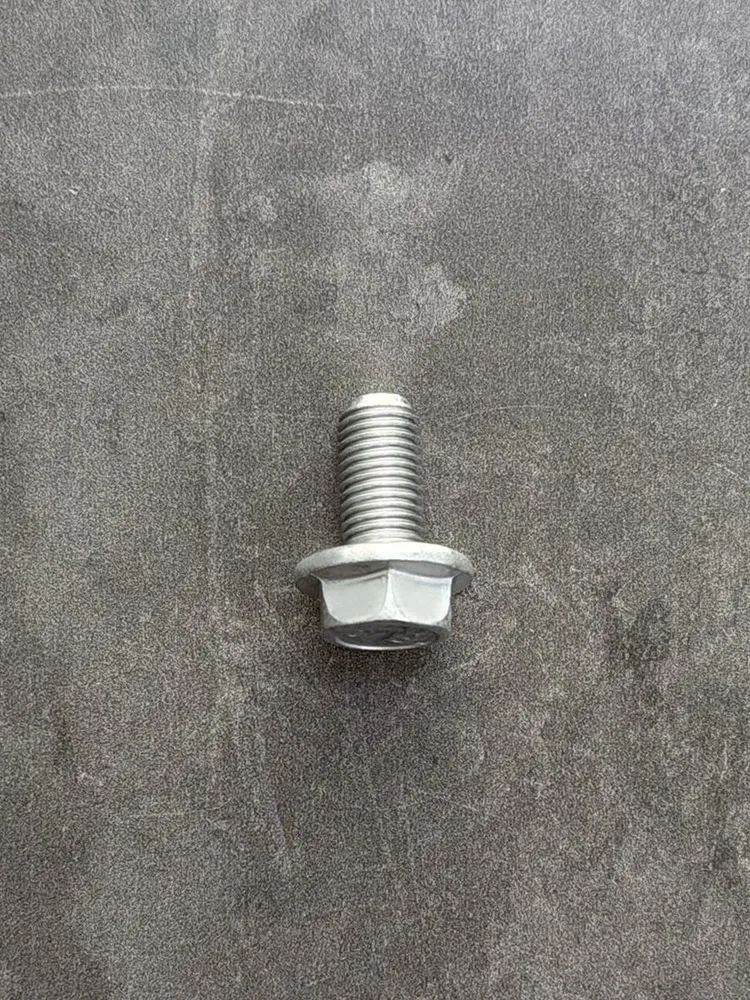 Болт фланцевый М10х20х1,25 8.8 оц. DIN 6921 без насечек