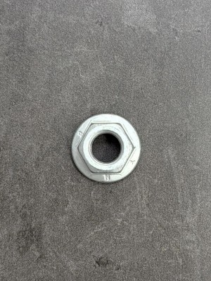 Гайка с фланцем М10х1,25 DIN 6923 КП 8, высокопрочная, фланцевая без насечек